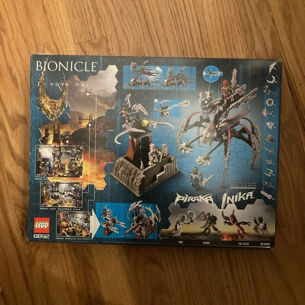 Lego Bionicle Lava Chamber Gate  8893 - 373  pcs NIB